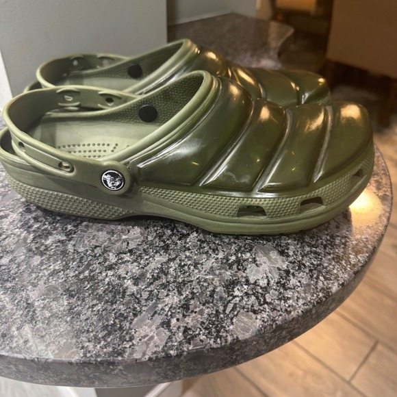 Crocs Men's Baya Clog Olive Green‎ Puffer Comfort Slip On Casual Shoes Size 11 - Picture 2 of 8